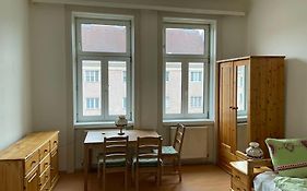 Fancy Vintage Studio Apartment